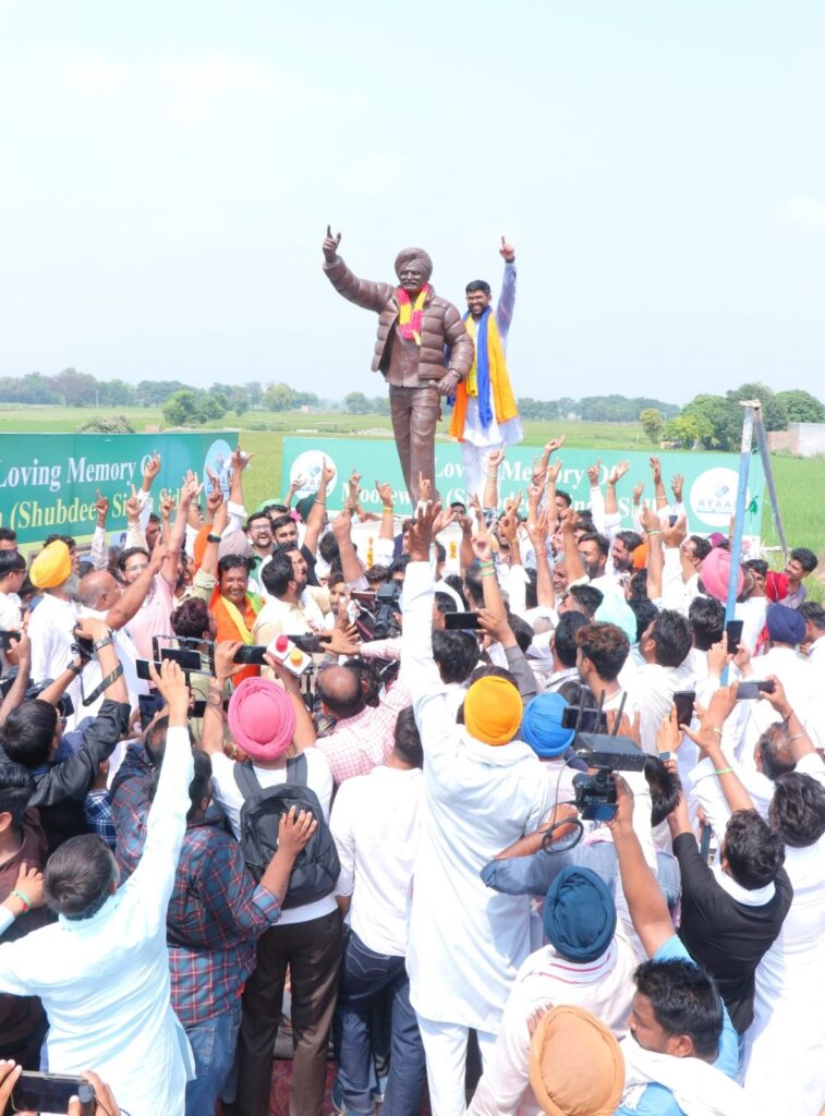 SIdhu Statue